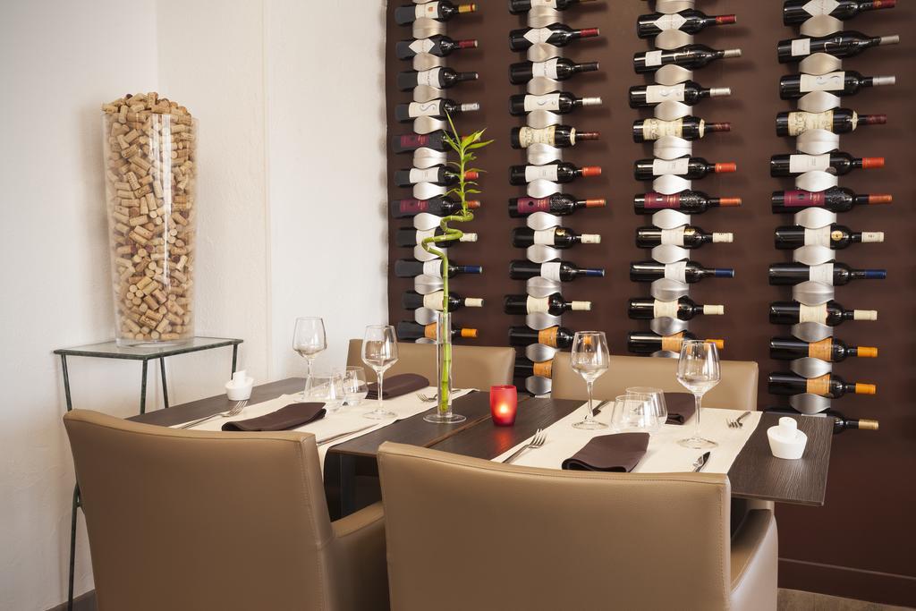 Logis Hotel & Restaurant L'Etape Bouc Bel Air - Gardanne Bagian luar foto