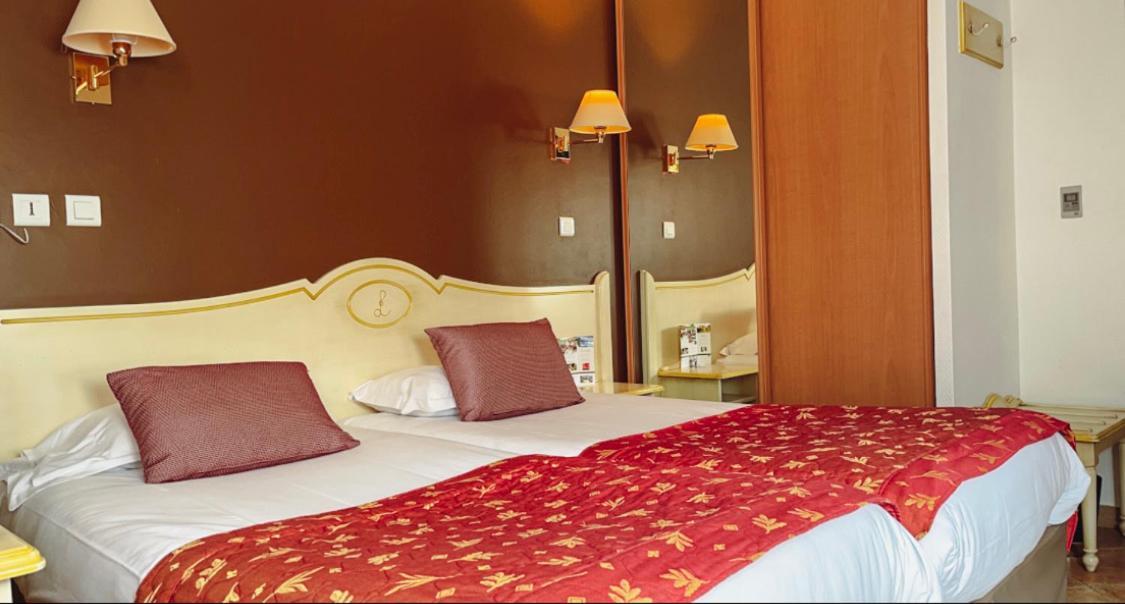 Logis Hotel & Restaurant L'Etape Bouc Bel Air - Gardanne Bagian luar foto