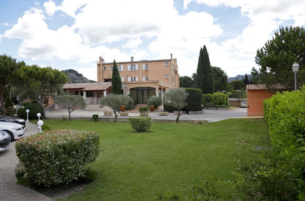 Logis Hotel & Restaurant L'Etape Bouc Bel Air - Gardanne Ruang foto