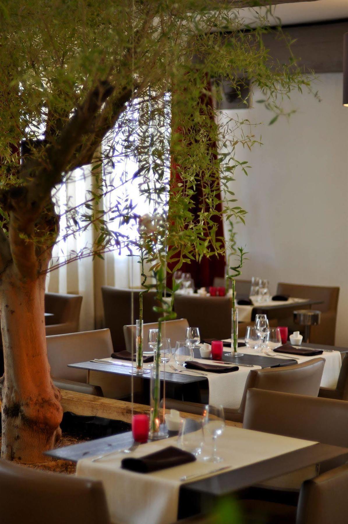 Logis Hotel & Restaurant L'Etape Bouc Bel Air - Gardanne Bagian luar foto