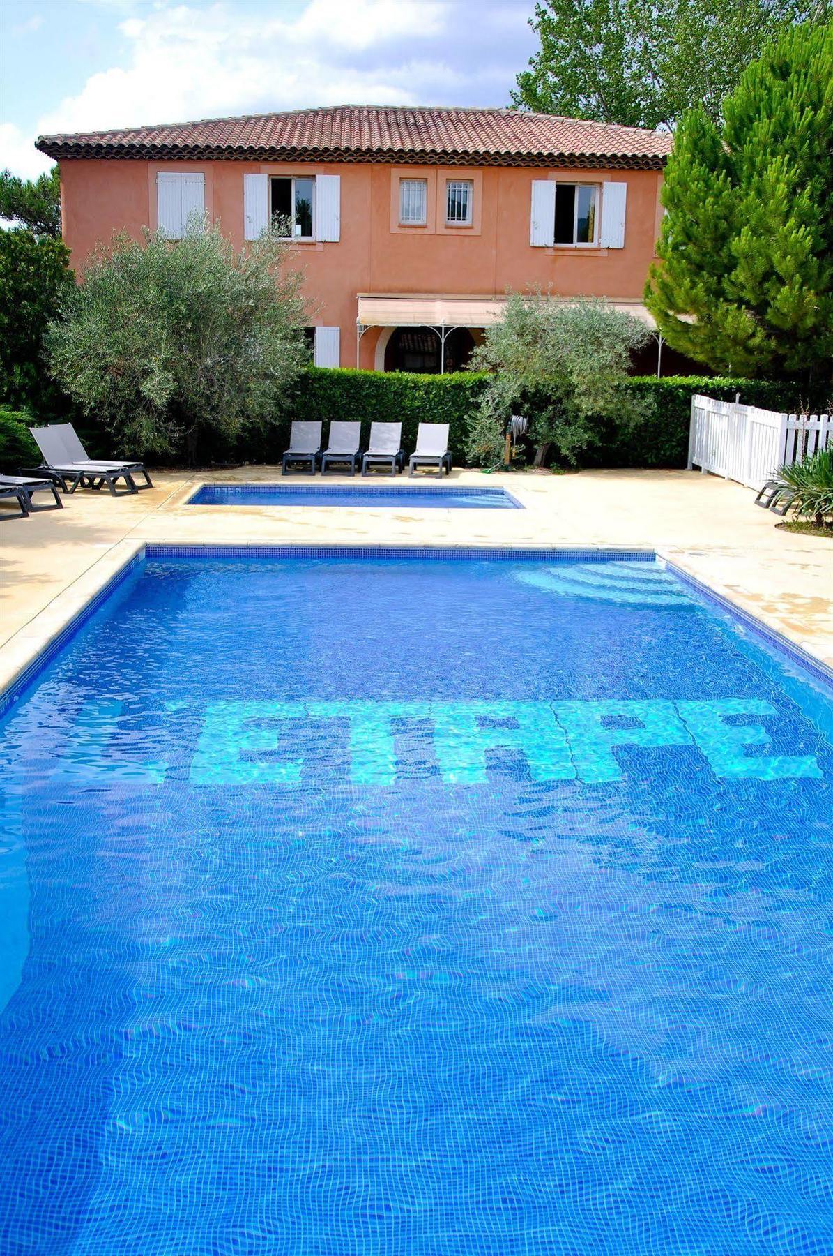 Logis Hotel & Restaurant L'Etape Bouc Bel Air - Gardanne Bagian luar foto