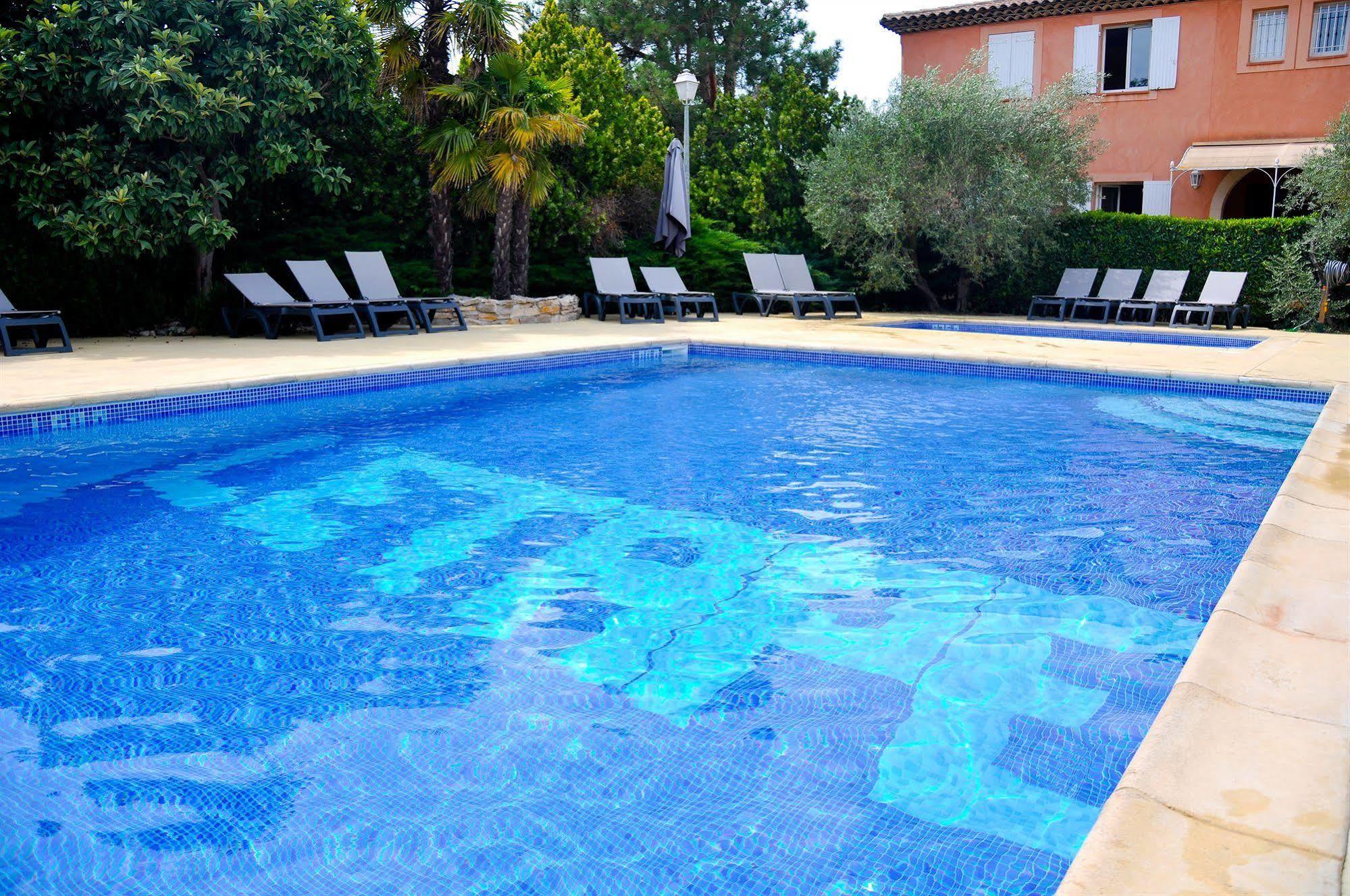 Logis Hotel & Restaurant L'Etape Bouc Bel Air - Gardanne Bagian luar foto