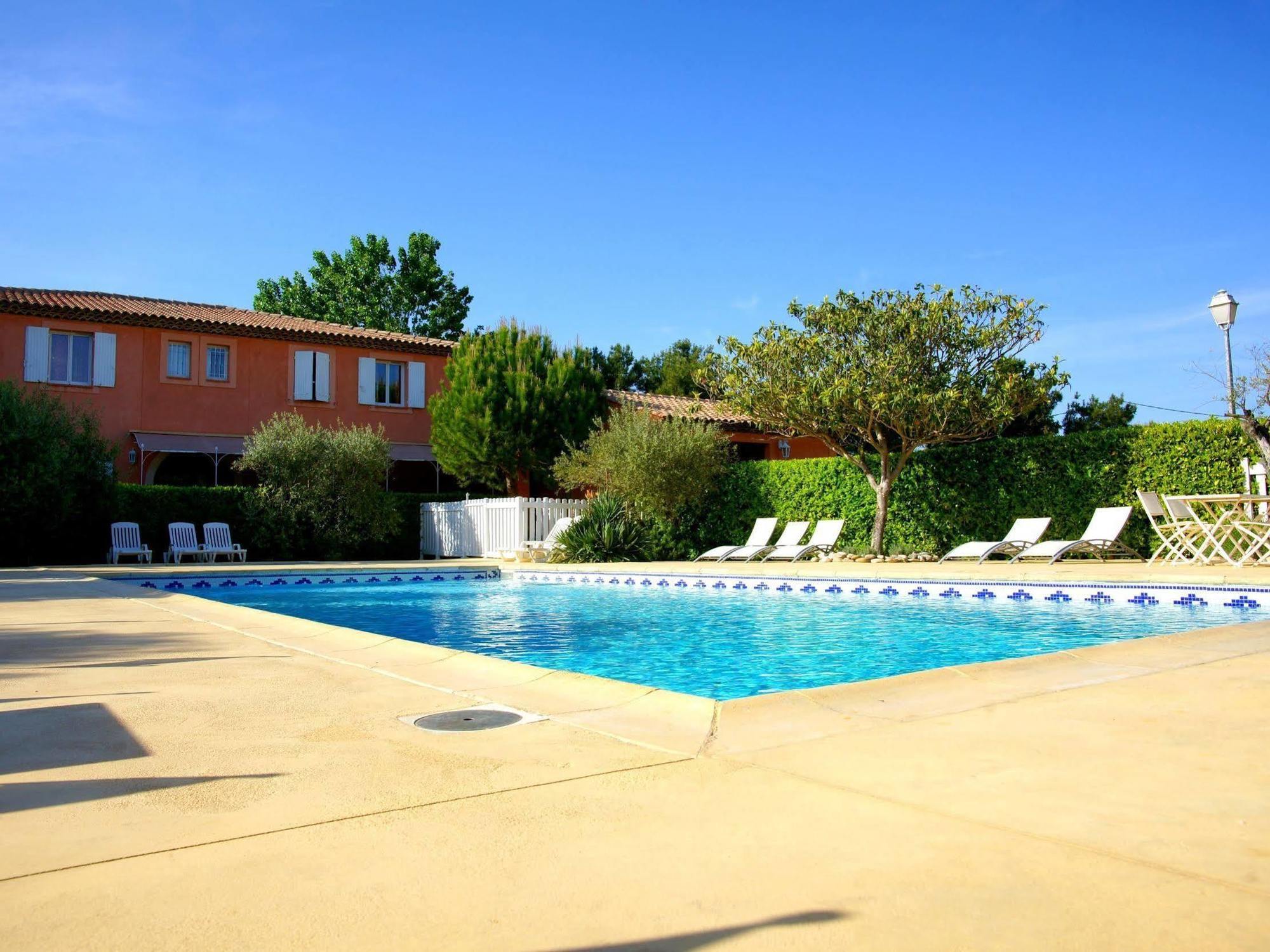 Logis Hotel & Restaurant L'Etape Bouc Bel Air - Gardanne Bagian luar foto