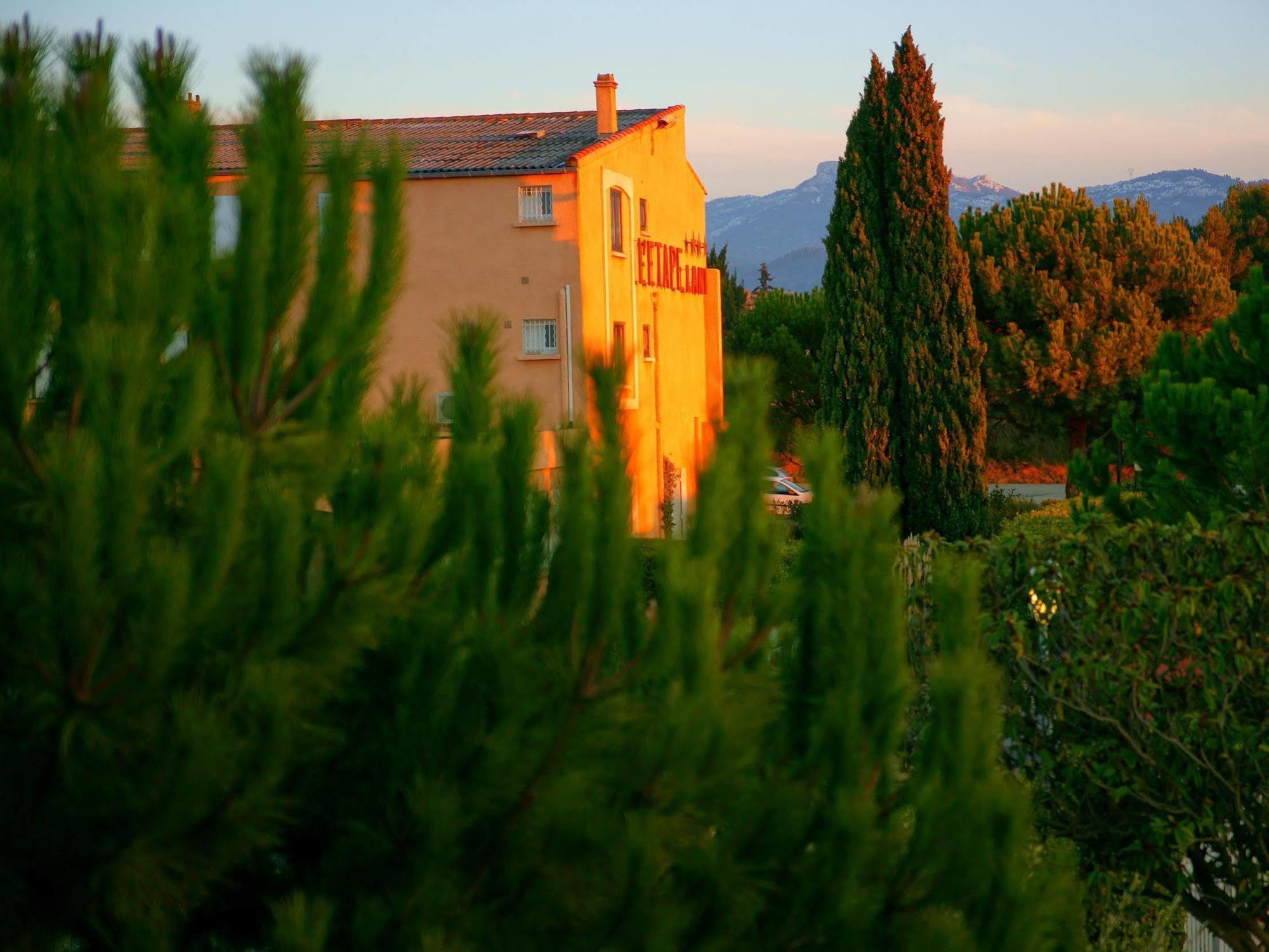 Logis Hotel & Restaurant L'Etape Bouc Bel Air - Gardanne Bagian luar foto