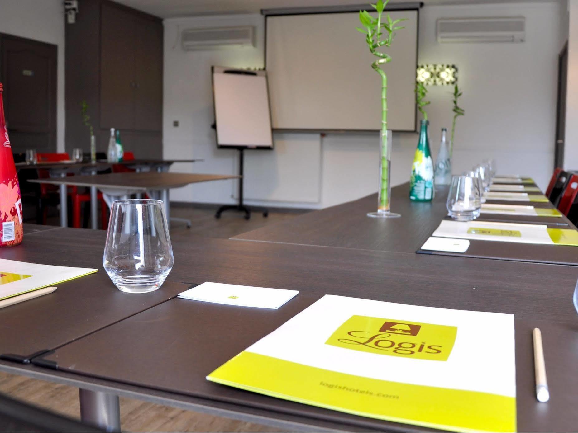 Logis Hotel & Restaurant L'Etape Bouc Bel Air - Gardanne Bagian luar foto