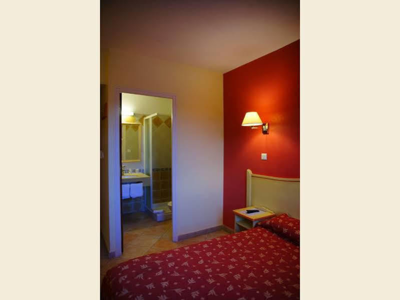 Logis Hotel & Restaurant L'Etape Bouc Bel Air - Gardanne Bagian luar foto