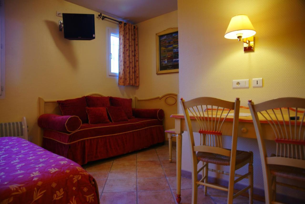 Logis Hotel & Restaurant L'Etape Bouc Bel Air - Gardanne Ruang foto